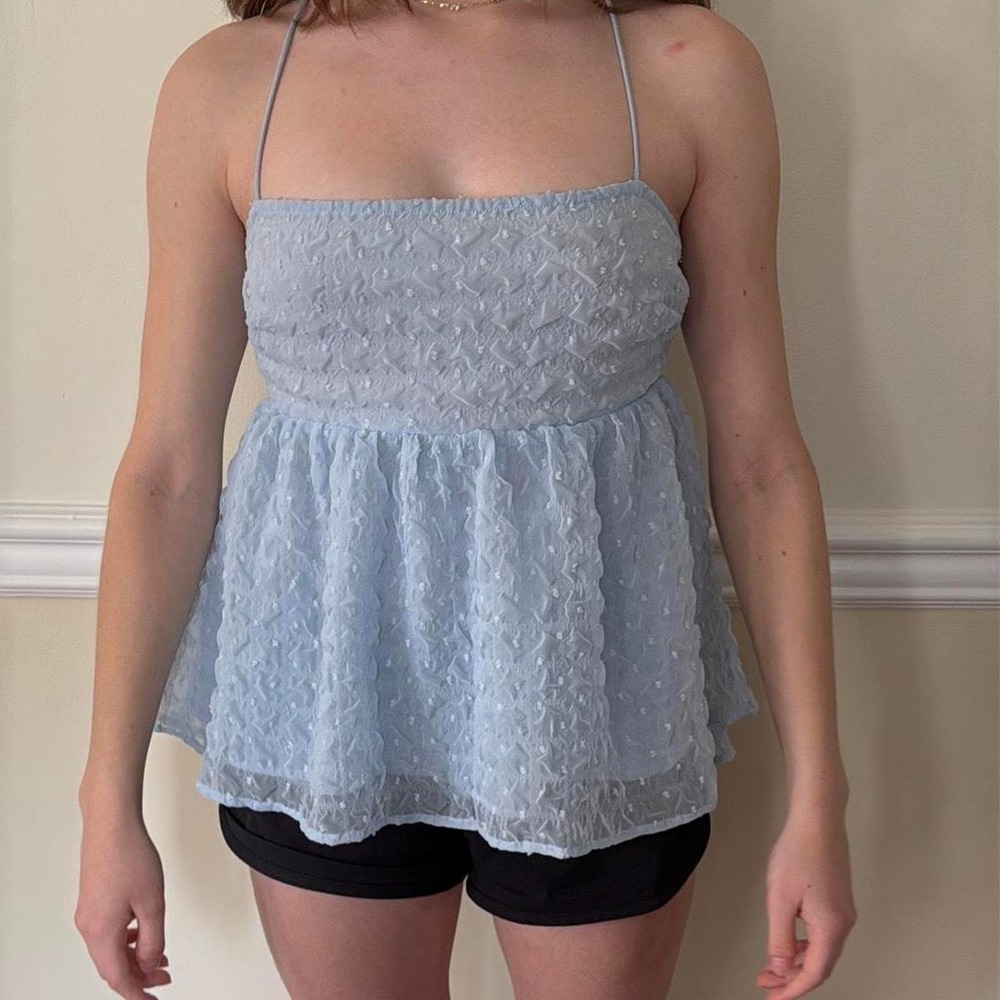 Baby blue dolly top with little dotted details